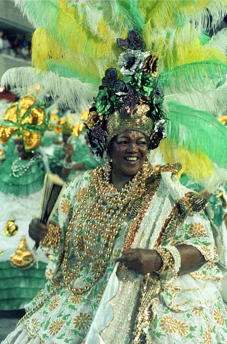 Arquivo pessoal Dona Ivone Lara – desfile na ala das baianas