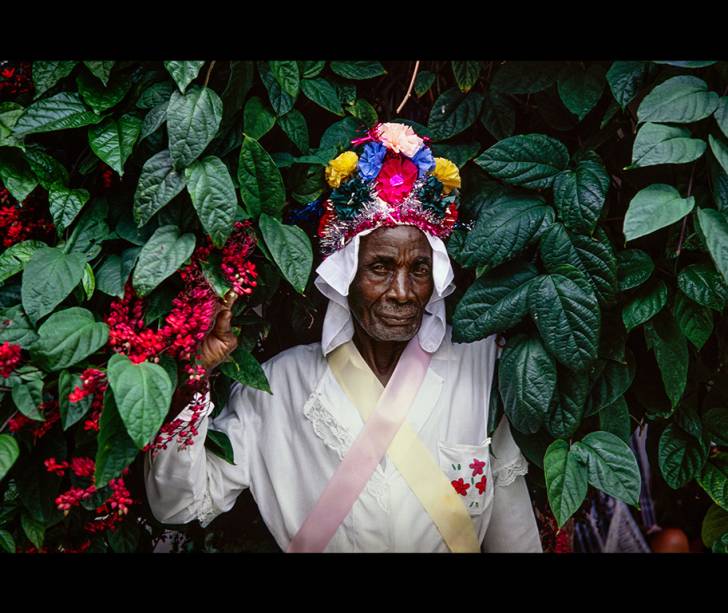 Gaudêncio da Conceição durante Festa de São Benedito, Conceição da Barra, ES, c. 1989